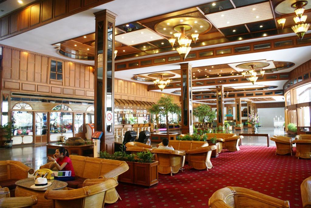 Royal Twins Palace Hotel Pattaya Exterior foto